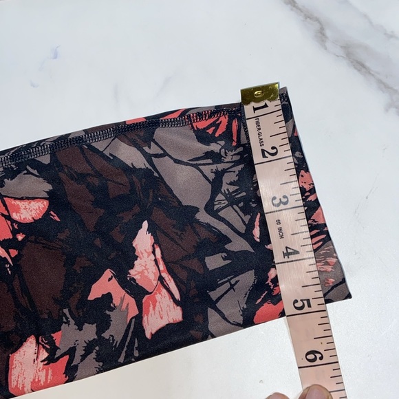 Lululemon Discontinued Leggings 25” inseam - Picture 11 of 16